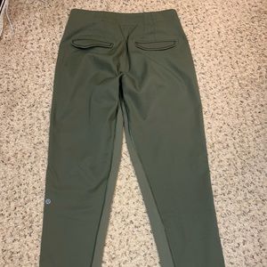 Lululemon & go city trek ankle trouser size 4